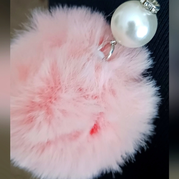 Pink Fluffy Key Holder With Faux Pearl And Crystal Accents. EUC - Picture 3 of 6